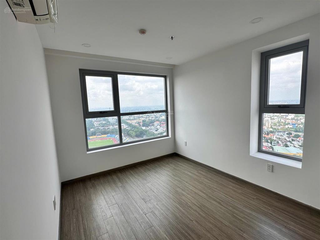 Duy nhất căn góc 74m2 bán gấp giảm 300tr  gặp chính chủ cọc tại happy one central.