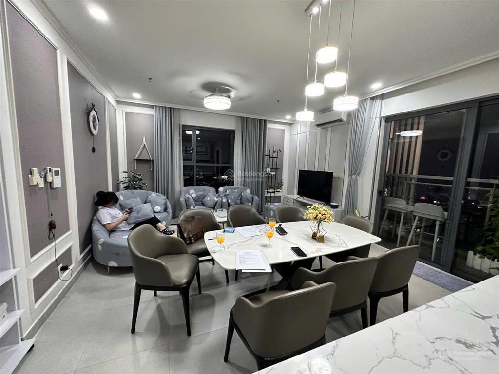 Compass one căn 3pn 104m2  góc tầng cao full nội thất đẹp bán gấp đi nước ngoài
