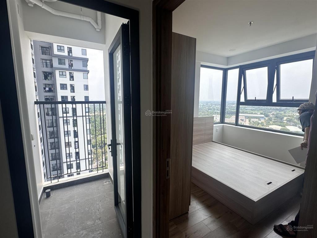 Căn góc 3pn 2.4 tỷ  tầng trung view sông thoáng mát, chủ ngộp bank giảm mạnh 350tr tại the maison