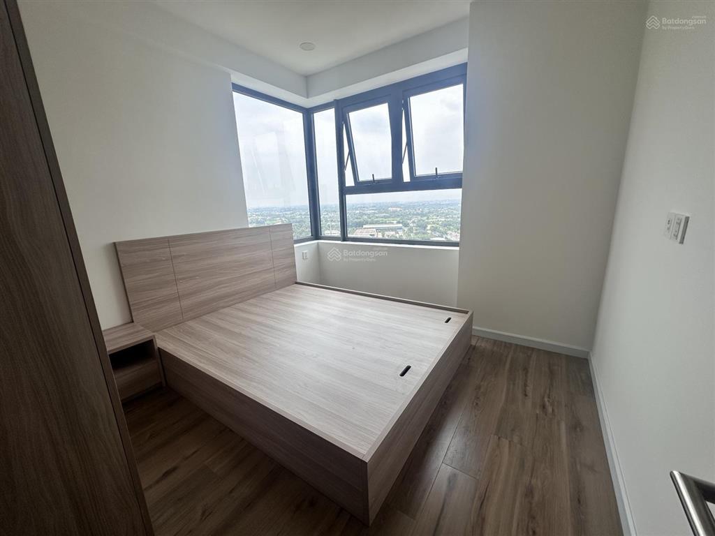 Căn góc 3pn 2.4 tỷ  tầng trung view sông thoáng mát, chủ ngộp bank giảm mạnh 350tr tại the maison