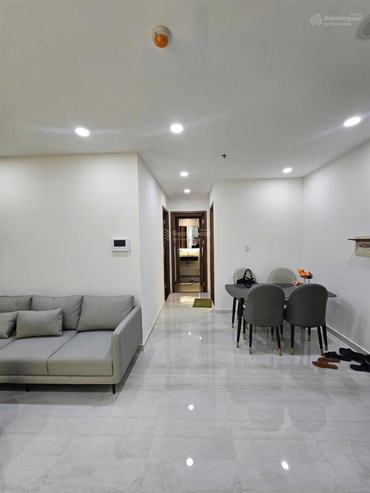 Căn 2pn giảm mạnh 600tr  full nội thất và sẵn hđ thuê 12 triệu/tháng bán gấp tại happy one central
