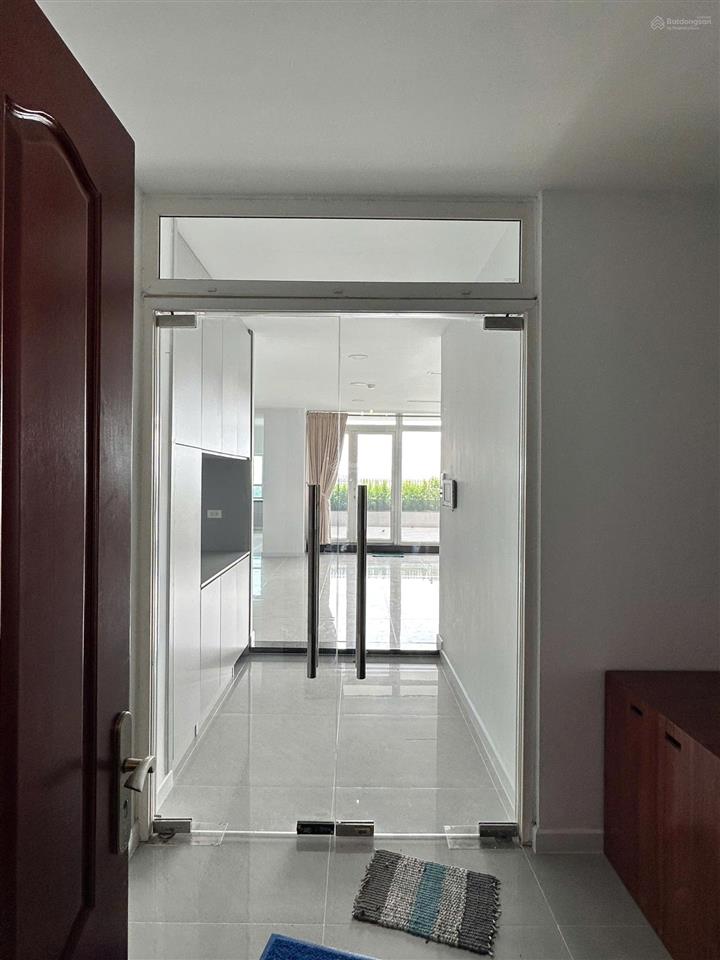 Cần bán căn hộ tòa nhà cao ốc phú nhuận