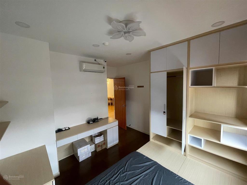 Bán nhanh căn góc 73m2 2 phòng 3tỷ3, view hồ bơi