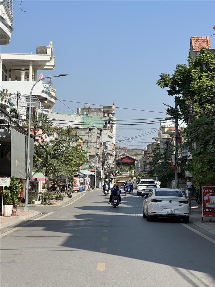 Bán nhà mặt đường an trang  an đồng kinh doanh buôn bán siêu tốt 90m2 * 2.5 tầng