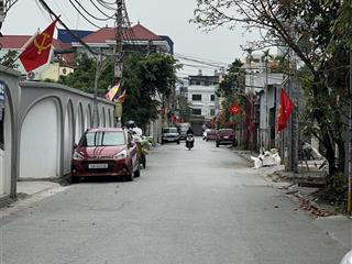 Bán gấp lô đất đẹp 42,5m2 ngang 4m. oto vào tận đất. cách mặt đường 20m