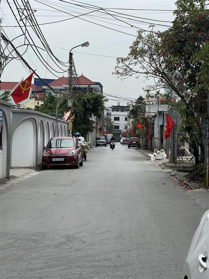 Bán gấp lô đất đẹp 42,5m2 ngang 4m. oto vào tận đất. cách mặt đường 20m