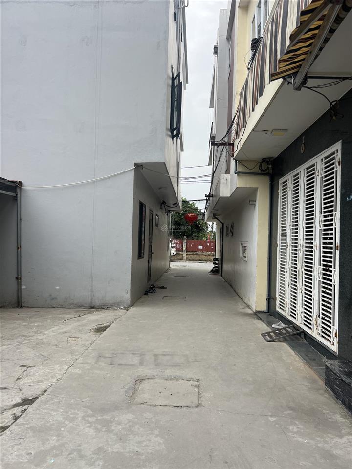 Bán gấp lô đất đẹp 42,5m2 ngang 4m. oto vào tận đất. cách mặt đường 20m