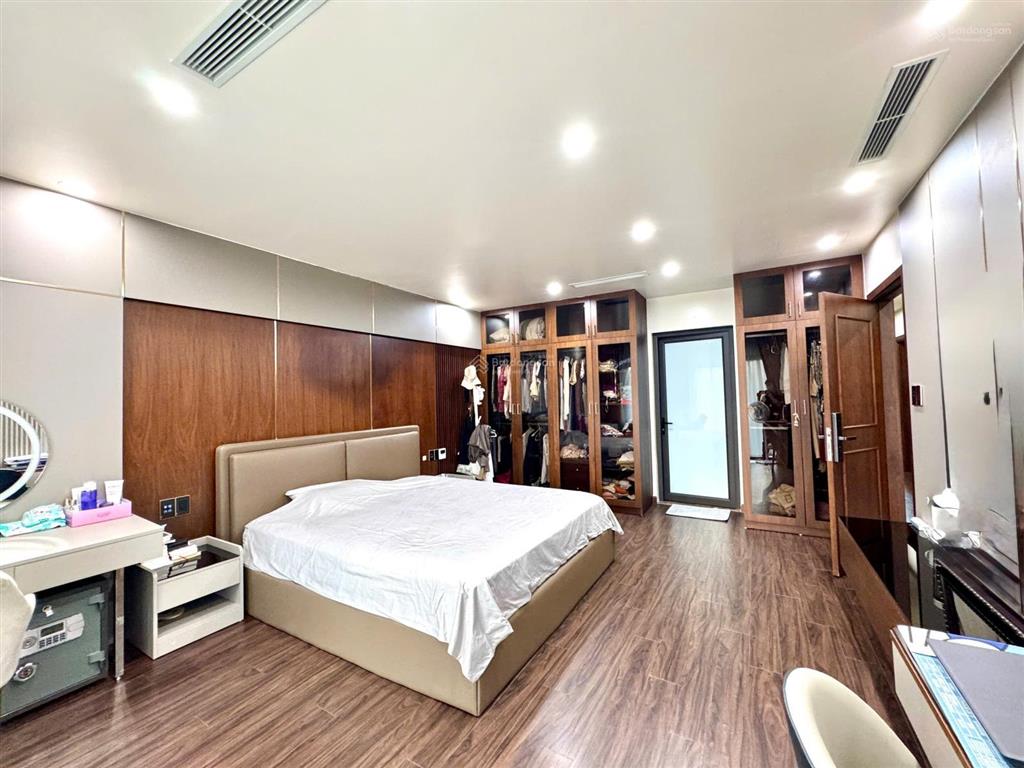 Bán biệt thự dân xây tâm huyết thiết kế đẹp tại sao đỏ. 200m2 * 2.5 tầng