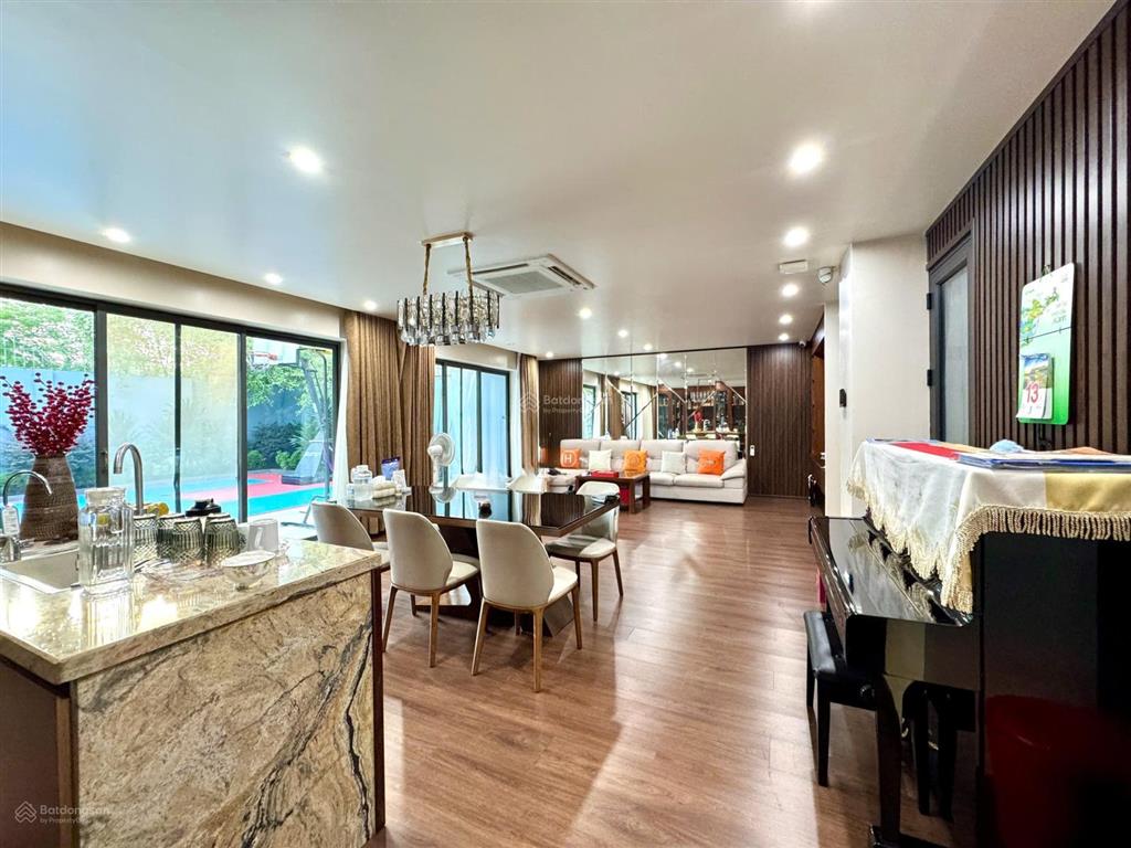 Bán biệt thự dân xây tâm huyết thiết kế đẹp tại sao đỏ. 200m2 * 2.5 tầng