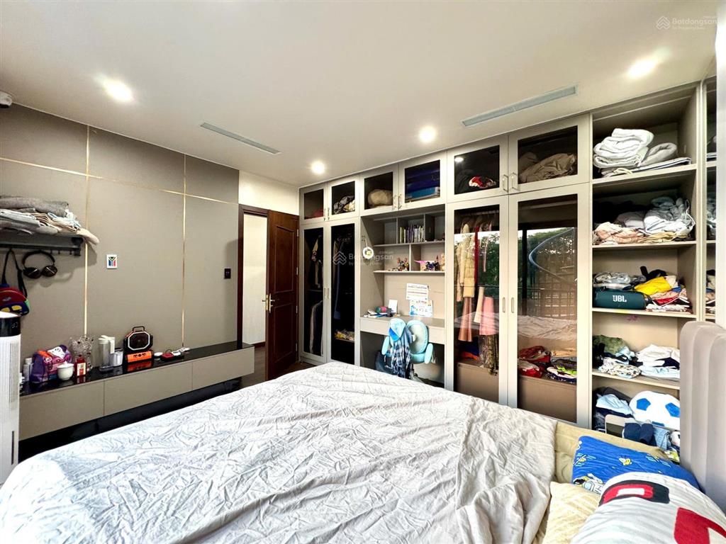 Bán biệt thự dân xây tâm huyết thiết kế đẹp tại sao đỏ. 200m2 * 2.5 tầng