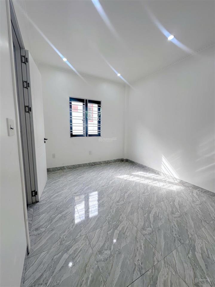 Cho thuê nhà riêng mới tinh. 44m² x 4 tầng ô tô đỗ cửa. đông hải, hải phòng