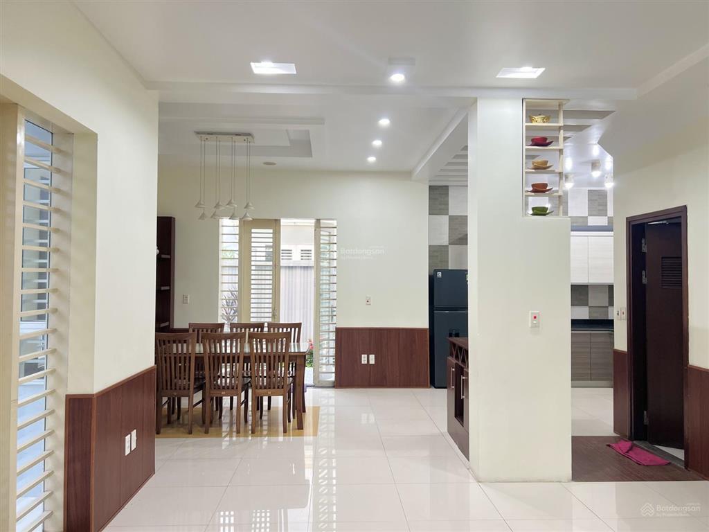 Cho thuê biệt thự khu mê linh anh dũng. 180m2 * 3 tầng full nội thất.