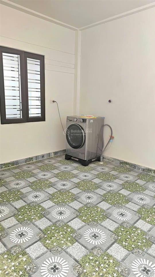 Cho thuê nhà riêng 60m2 * 4 tầng full nội thất mới tinh. phố văn cao. cách mặt đường chỉ 30m