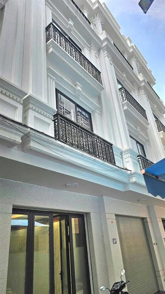 Cho thuê nhà riêng 60m2 * 4 tầng full nội thất mới tinh. phố văn cao. cách mặt đường chỉ 30m