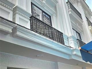 Cho thuê nhà riêng 60m2 * 4 tầng full nội thất mới tinh. phố văn cao. cách mặt đường chỉ 30m