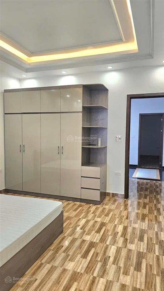Cho thuê nhà riêng 60m2 * 4 tầng full nội thất mới tinh. phố văn cao. cách mặt đường chỉ 30m