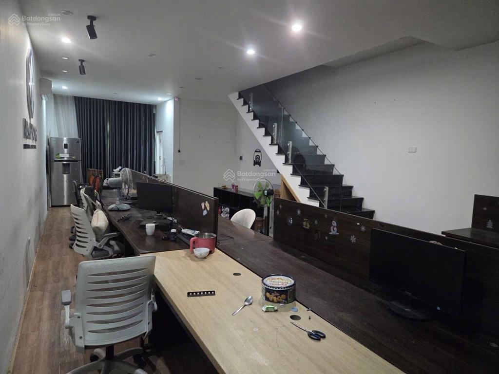 Cho thuê nhà vinhomes marina. 75m2 * 4.5 tầng thiết kế văn phòng. chỉ 25tr/tháng