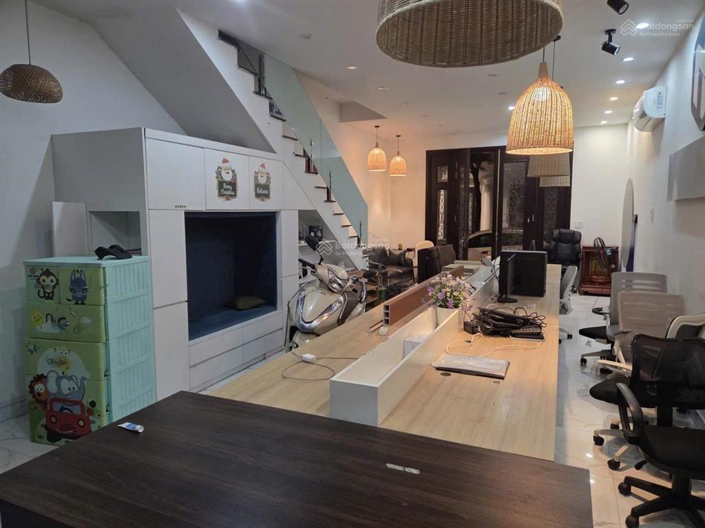 Cho thuê nhà vinhomes marina. 75m2 * 4.5 tầng thiết kế văn phòng. chỉ 25tr/tháng