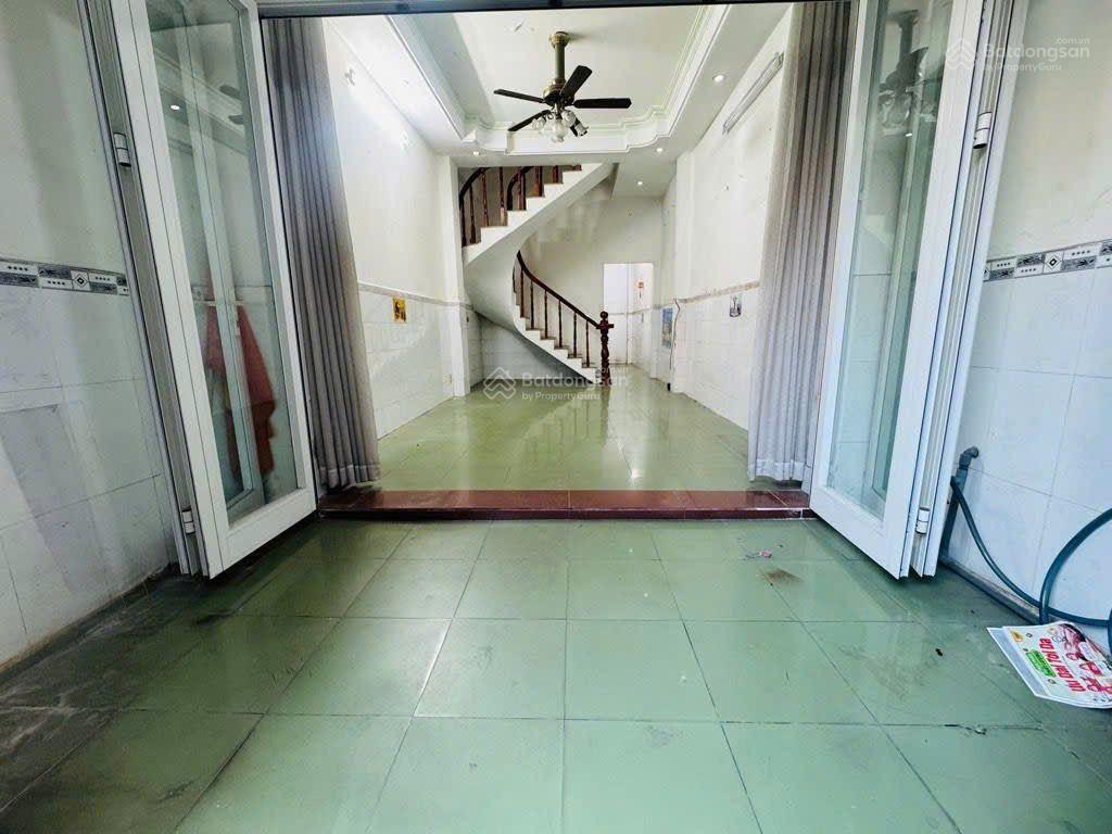 Hẻm ô tô 7 chỗ thẳng 1 trục, 40m ra phạm văn chiêu, 42m, 3 tầng btct, giá 5.5 tỷ