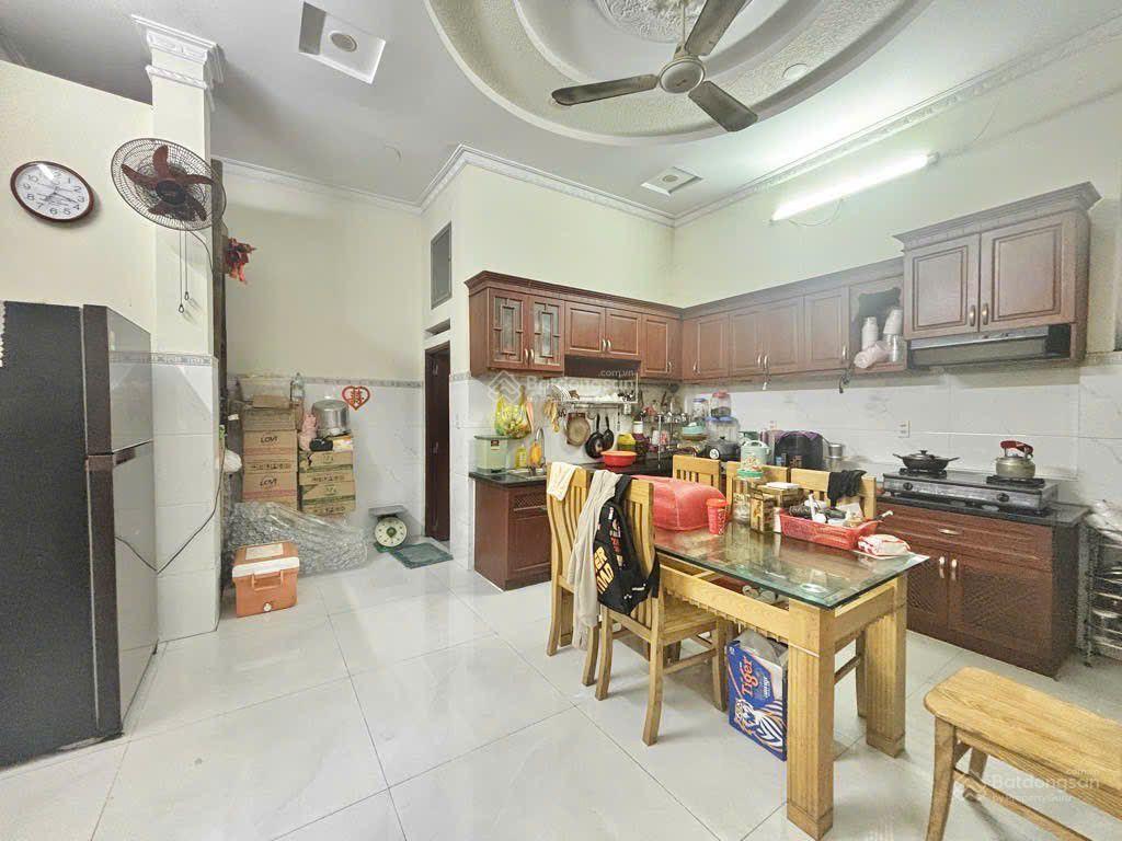 Nhà thống nhất, gần ngay city land nguyễn văn lượng, 5.5m x 25m nở hậu, 4 tầng, giá 9.9 tỷ