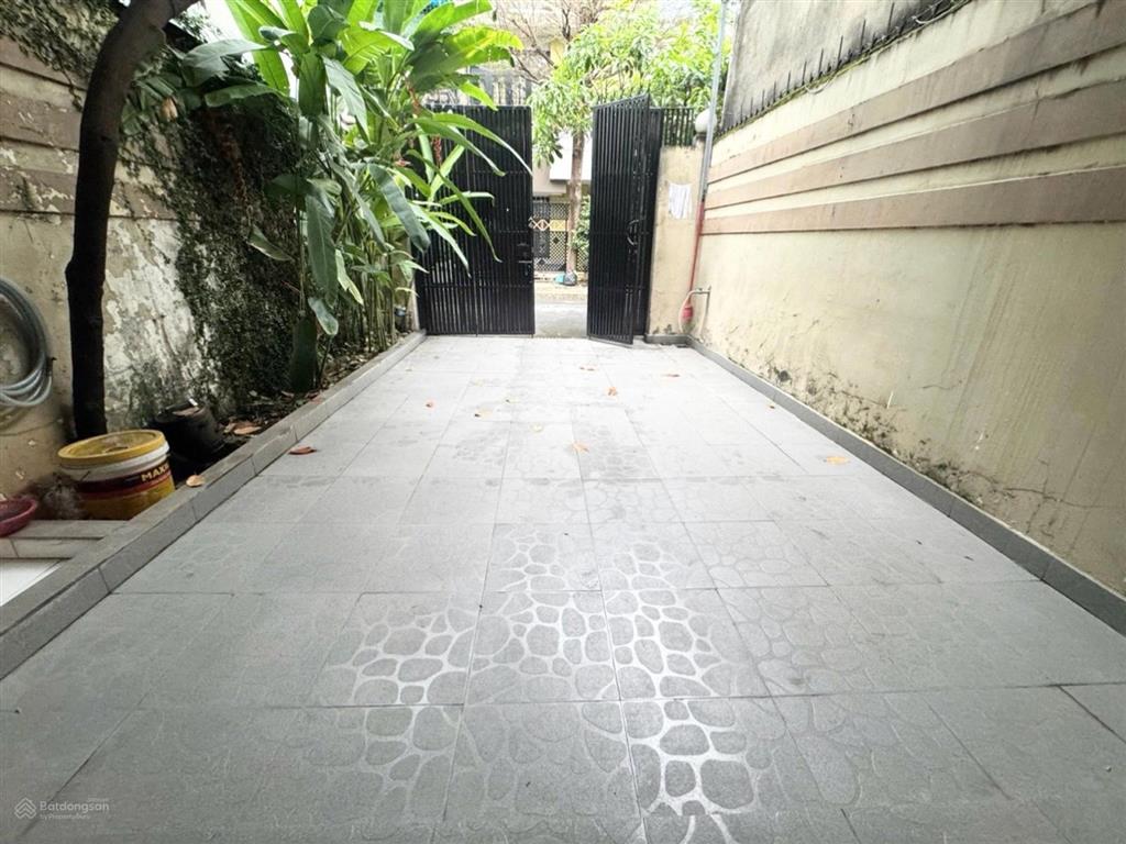 Dương quảng hàm hẻm tải thông đẹp 76m2, 2 tầng, 3 pn, giá chỉ 9 tỷ 38