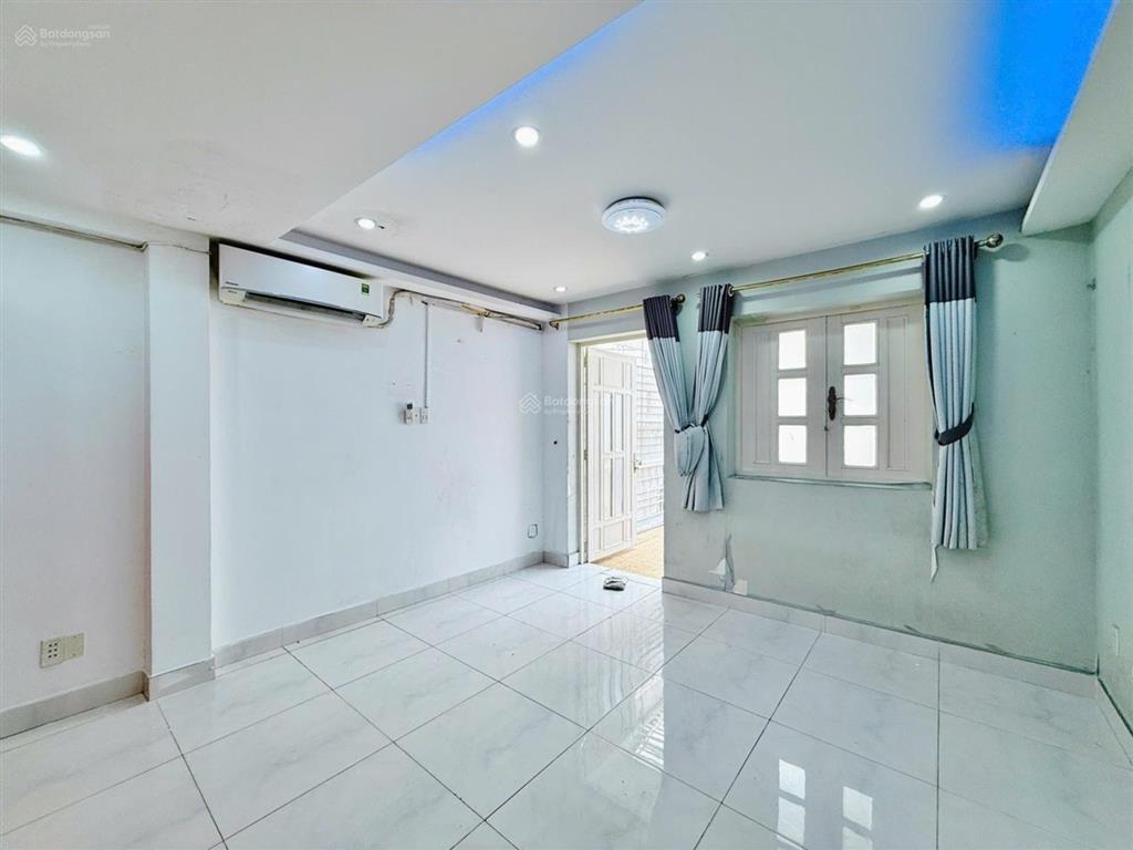 Gần lê đức thọ phường 5 cũ, xe tải thông 72m, 2 tầng, 3 pn, giá chỉ 9 tỷ