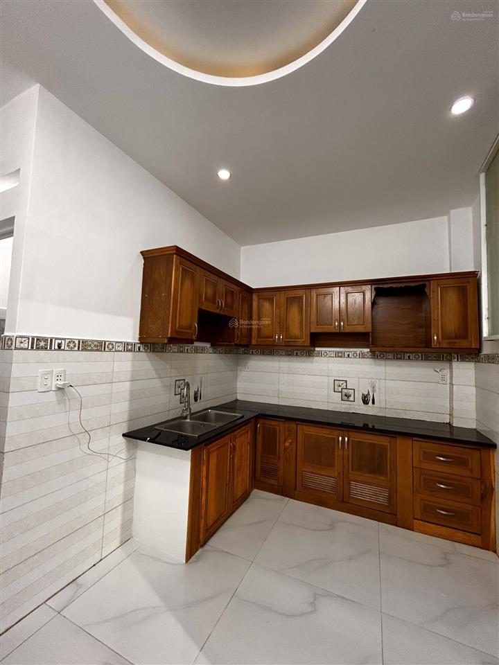 Gần mặt tiền, ngay nguyễn thái sơn 4x10m, 3 tầng, 4 pn, giá chỉ 6 tỷ 35