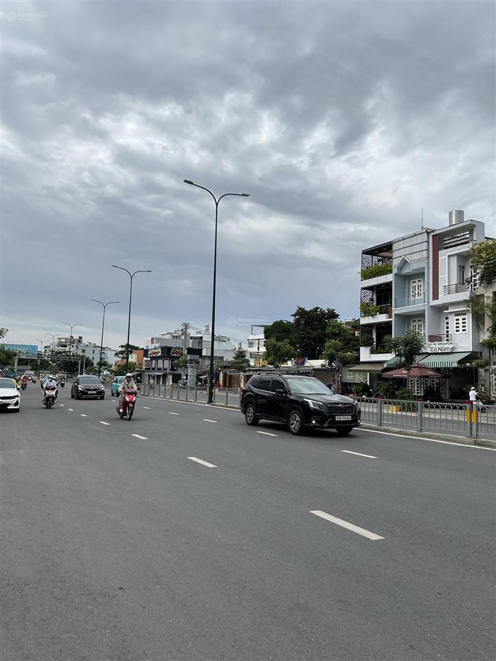 Hẻm xe hơi dương quảng hàm 38m2, 3 tầng, 4 pn, giá 6 tỷ 3.