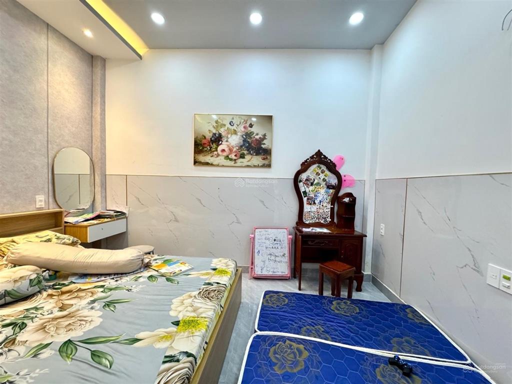 Lê đức thọ 5,7 * 10m, 2 tầng đúc, 3 pn, giá 5 tỷ 48