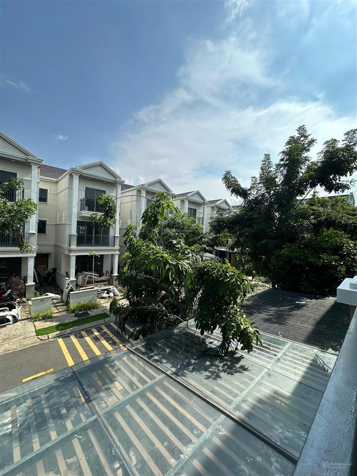 Bán nhà phố 1 trệt 2 lầu khu compound ninesouth nhà bè victoria school  full nội thất đã có sổ