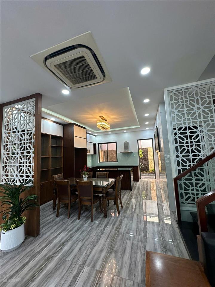 Bán nhà phố 1 trệt 2 lầu khu compound ninesouth nhà bè victoria school  full nội thất đã có sổ