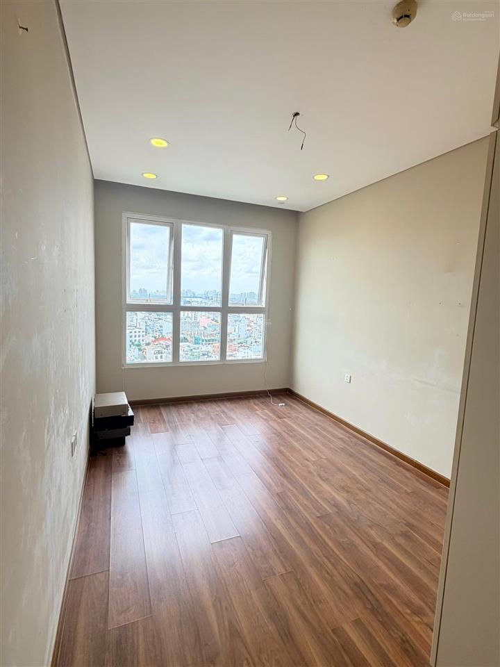Bán căn hộ 2pn 69m2 the golden star quận 7 đã có sổ hồng  ngay cạnh siêu thị go!