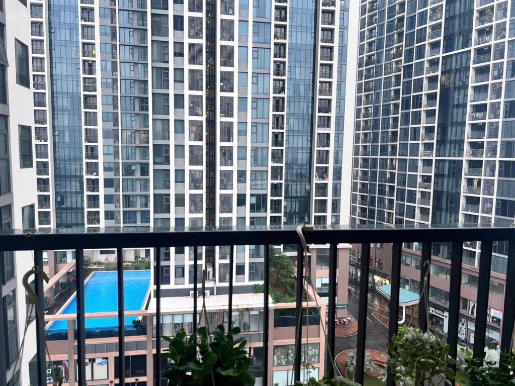 Bán căn góc 2pn 70m2 view hồ bơi eco green quận 7  nhà ntcb sẵn sổ hồng đang có hđ thuê