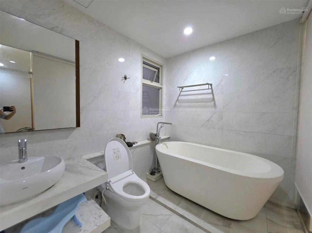 Bán căn hộ 2pn 92m2 la casa quận 7  gần phú mỹ hưng full nội thất đẹp có sổ hồng