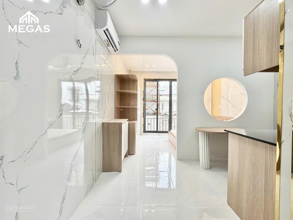 Cho thuê căn hộ 1 phòng ngủ mới xây  full nội thất máy giặt riêng  ban công ngay quang trung