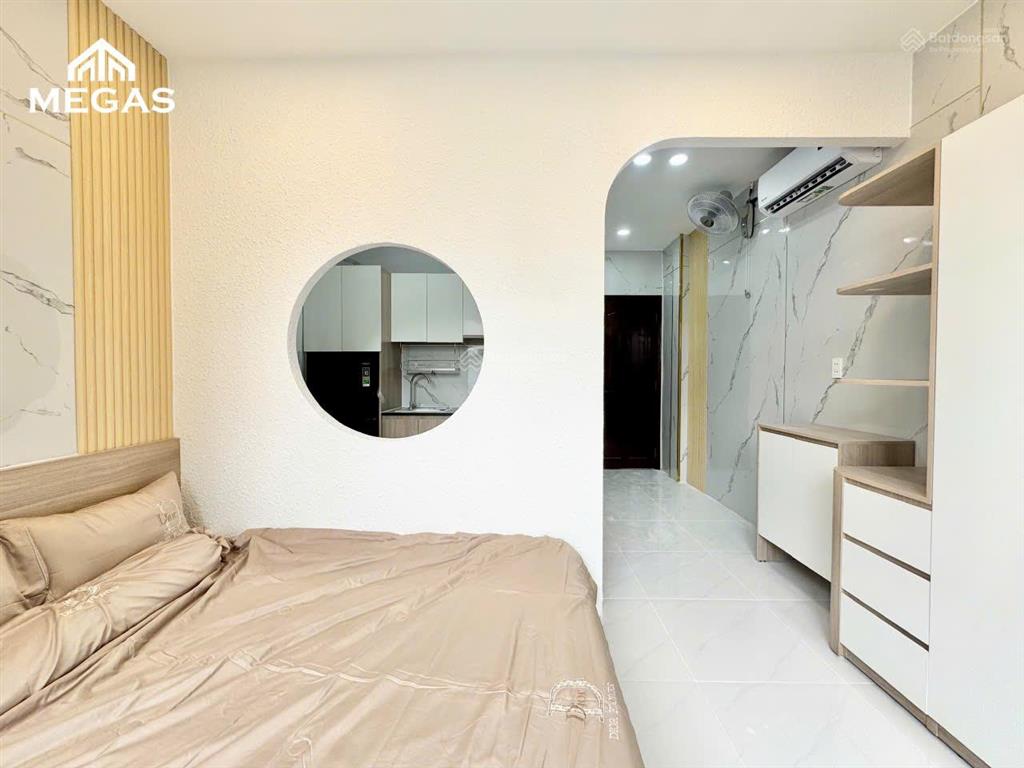 Cho thuê căn hộ 1 phòng ngủ mới xây  full nội thất máy giặt riêng  ban công ngay quang trung