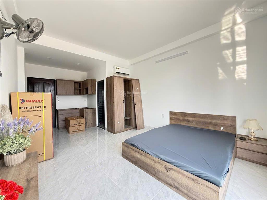 Căn hộ full nội thất  cửa sổ trời ngay nguyễn văn quá  cvpm  trường chinh
