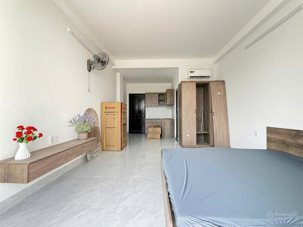 Căn hộ full nội thất  cửa sổ trời ngay nguyễn văn quá  cvpm  trường chinh