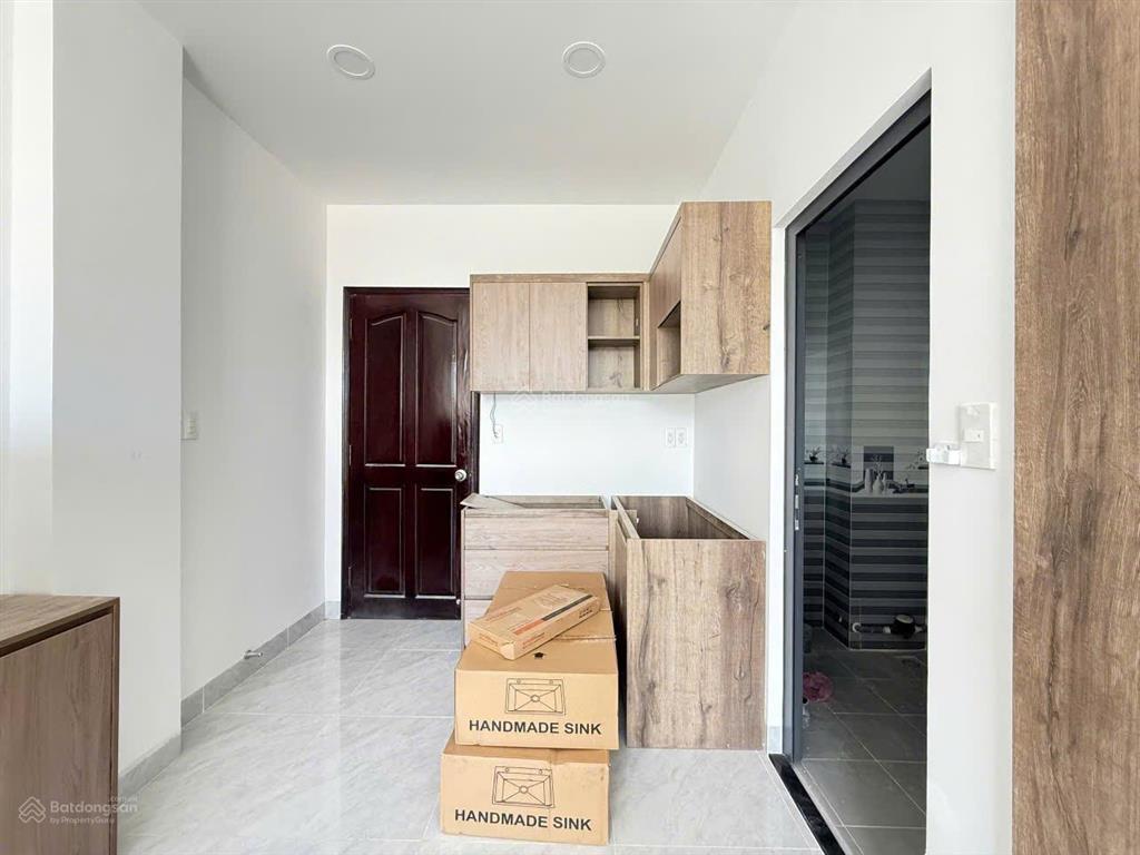 Căn hộ full nội thất  cửa sổ trời ngay nguyễn văn quá  cvpm  trường chinh