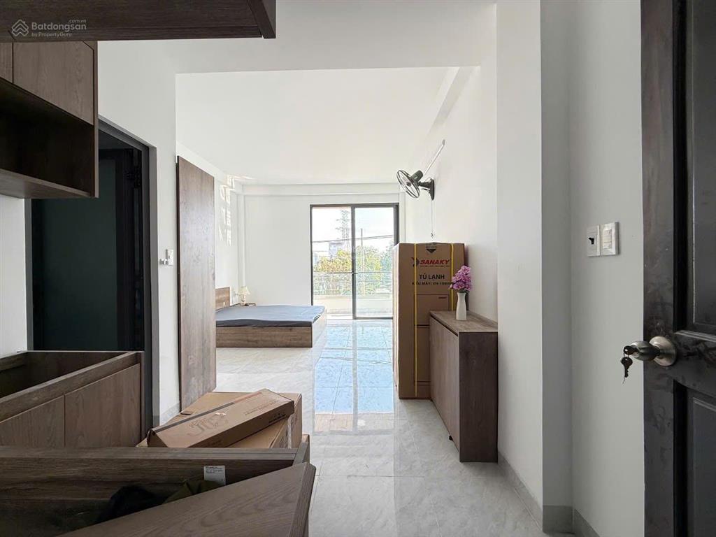 Căn hộ full nội thất  cửa sổ trời ngay nguyễn văn quá  cvpm  trường chinh