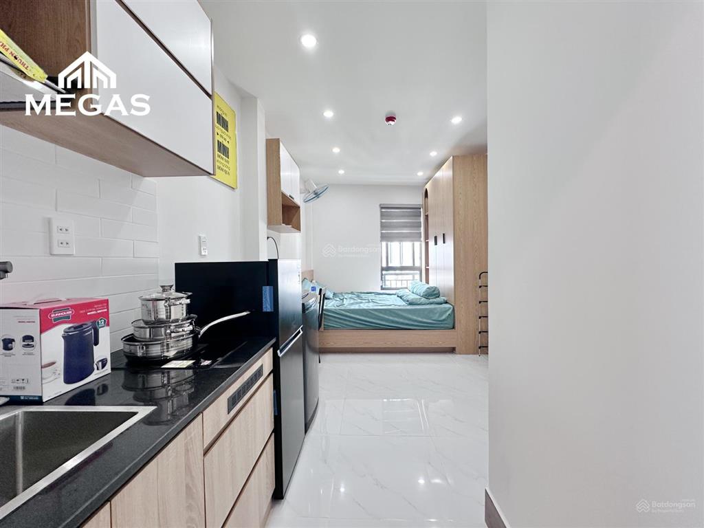 Căn hộ full nội thất  sẵn máy giặt riêng ngay phạm văn đồng  sát sân bay
