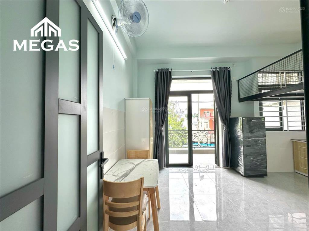 Căn hộ mới xây đầy đủ nội thất  ban công ngay song hành  huflit  vinhomes hóc môn