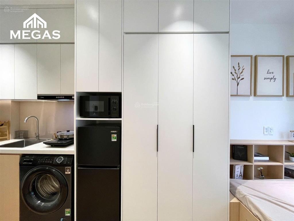 Căn hộ luxury đầy đủ nội thất  máy giặt riêng  ban công ngay phan huy ích  emart