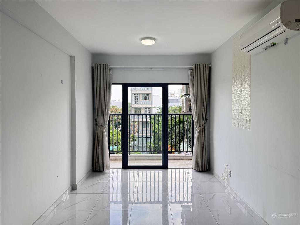 Cho thuê 2pn 7,5 triệu/tháng mà có tới 3 máy lạnh  máy nước nóng  rèm cửa