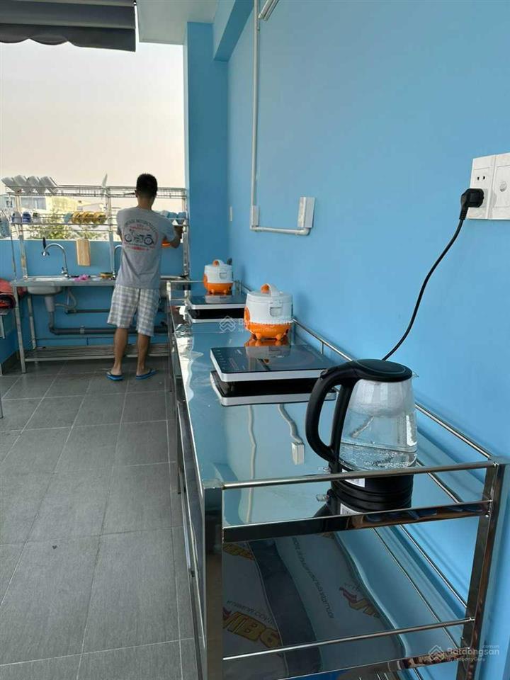 Cho thuê phòng trọ ở ghép, ký túc xá mới xây, đầy đủ nội thất, máy lạnh, bao điện nước q. thủ đức