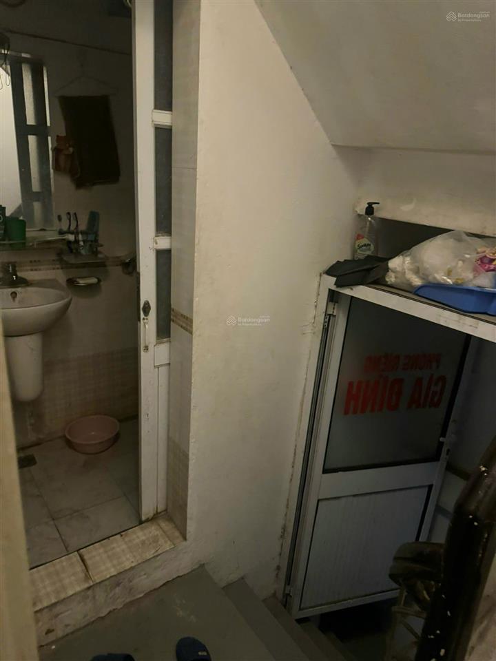 Cho thuê phòng 2 ngủ 1 wc 45m2 tầng 2 mặt phố đội cấn, ba đình full đồ giá 6 triệu/tháng
