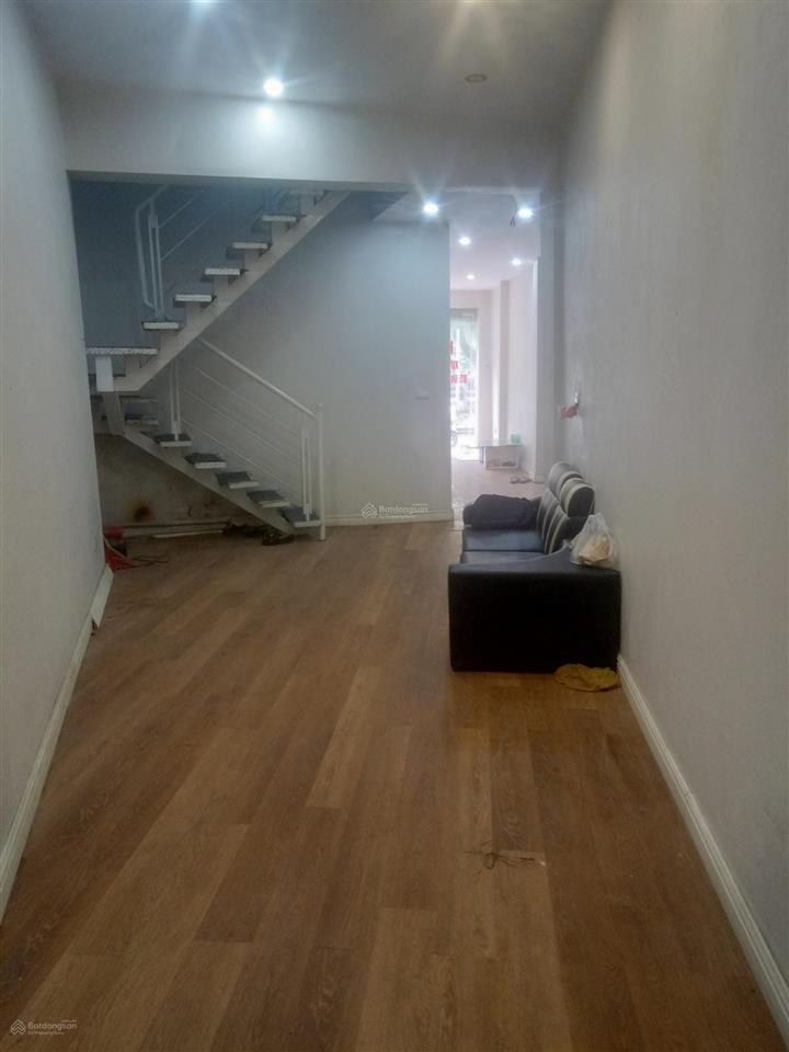 Cho thuê tầng 1 mặt phố lê duẩn  đống đa  hà nội diện tích 42m2 giá 3,5 triệu/tháng
