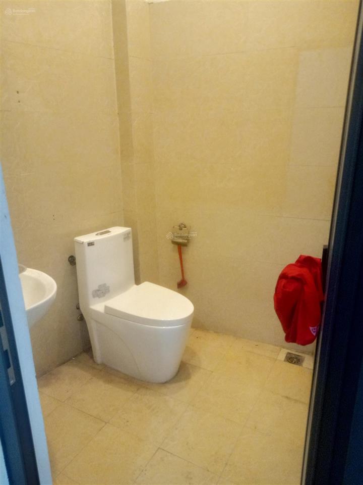 Cho thuê tầng 1 mặt phố lê duẩn  đống đa  hà nội diện tích 42m2 giá 3,5 triệu/tháng
