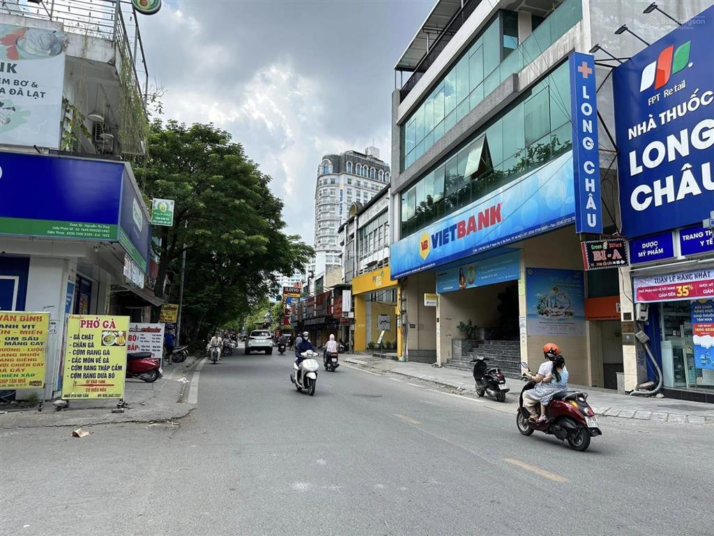 Cho thuê mặt bằng tầng 1 mặt phố đội cấn, ba đình diện tích 42m2 giá 16 triệu/tháng