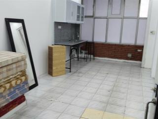 Cho thuê ccmn 2 ngủ 1 wc 45m2 tầng 3 mặt phố đội cấn, ba đình full đồ giá 5 triệu/tháng